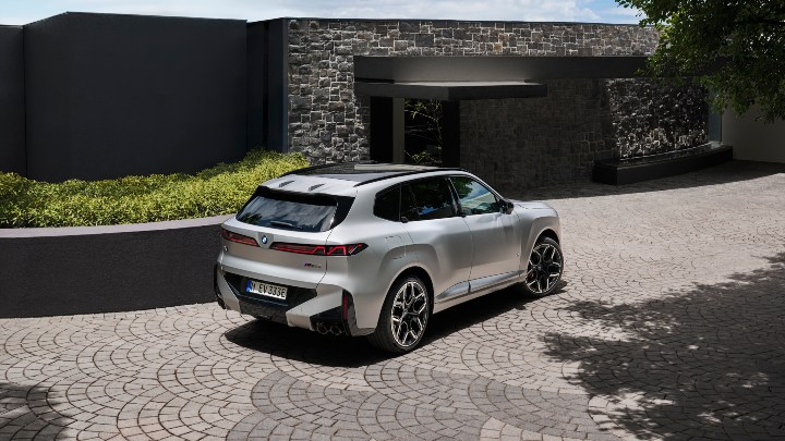 BMW X5 rear static house