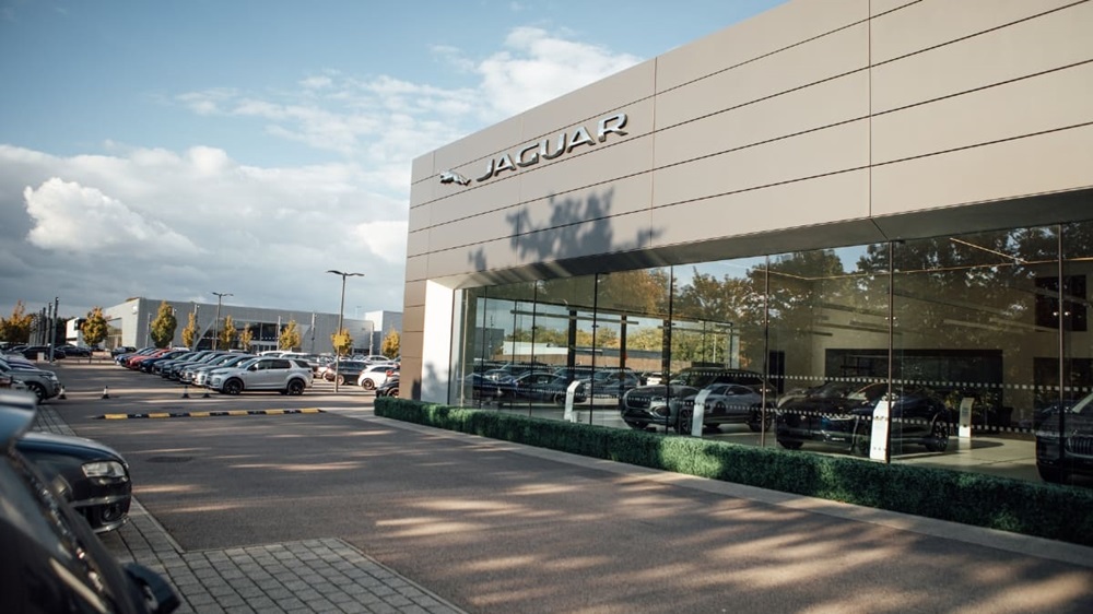 Stratstone Jaguar Milton Keynes Dealership