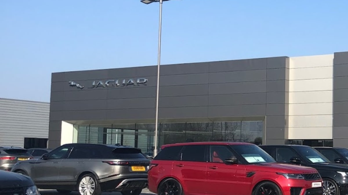 Stratstone Jaguar Reading Dealership