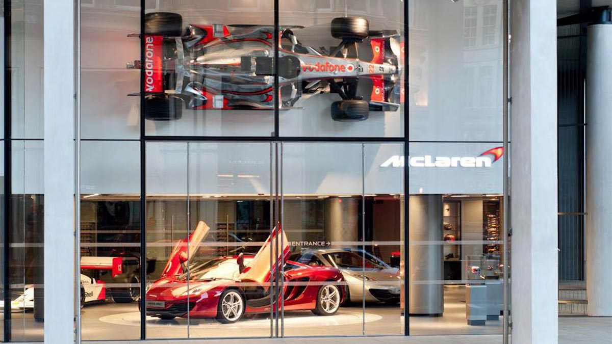Exterior of Stratstone McLaren in London