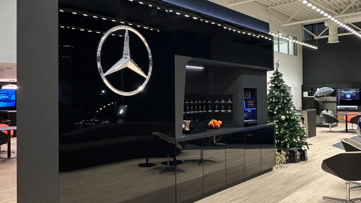 mercedes-benz of ayr interior coffee bar