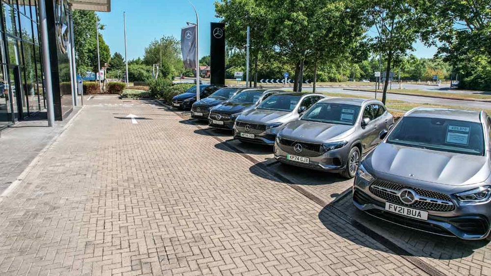 Mercedes-Benz Wakefield forecourt