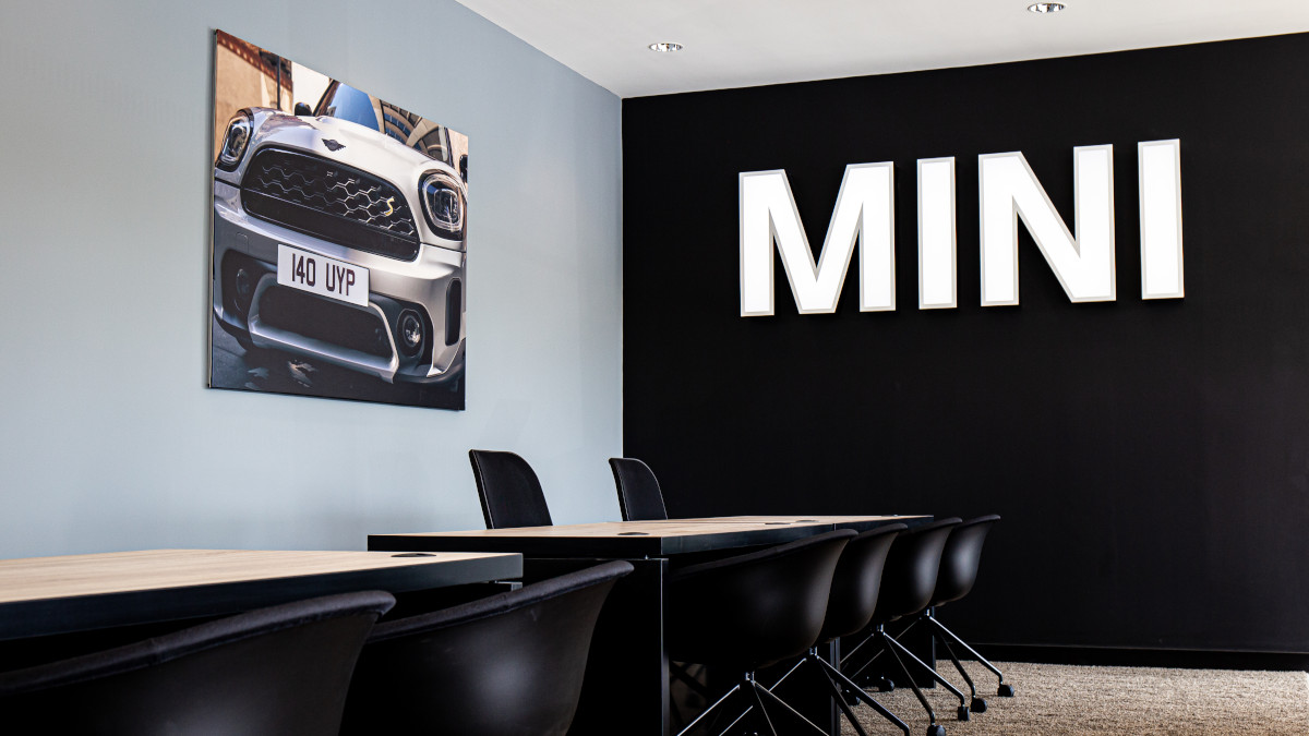 Stratstone MINI Derby Interior