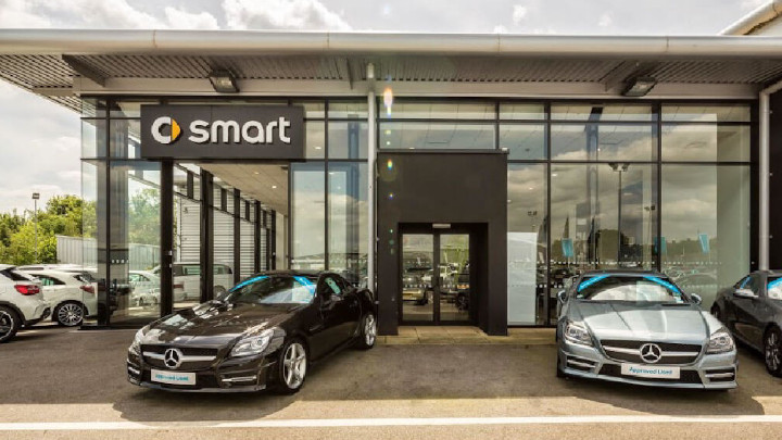 smart Stratstone Dealership Huddersfield