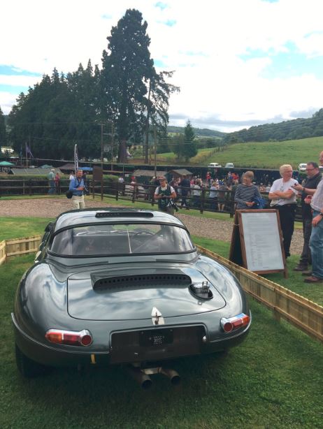 Jaguar Lightweight E-Type facing the hills at Shelsley Walsh.