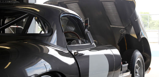 Side view of the Lightweight E-Type.