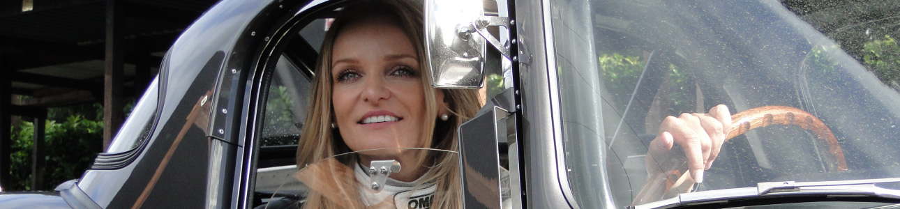 Katarina Kyvalova in the Stratstone Lightweight E-Type.