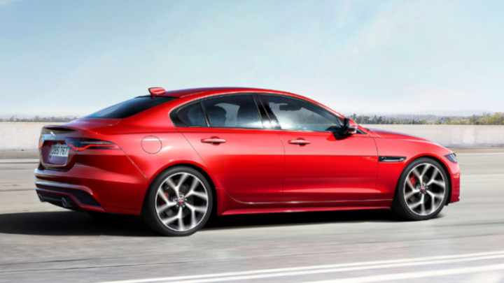 Jaguar XE Exterior, Driving