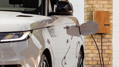 Range Rover Sport on Charge at Andersen EV Wallbox