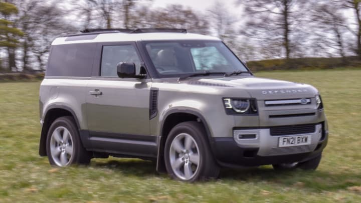 Land Rover Defender 90 Off-Roading