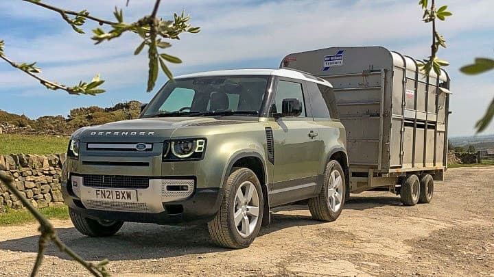 Land Rover Defender 90 Towing