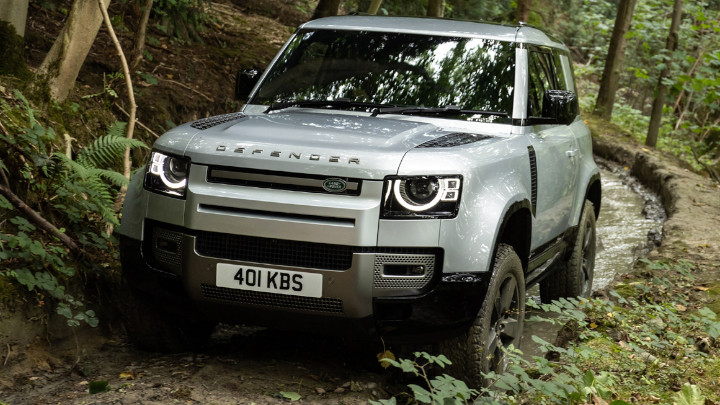 Land Rover Defender X Dynamic SE Exterior Front Off-Road