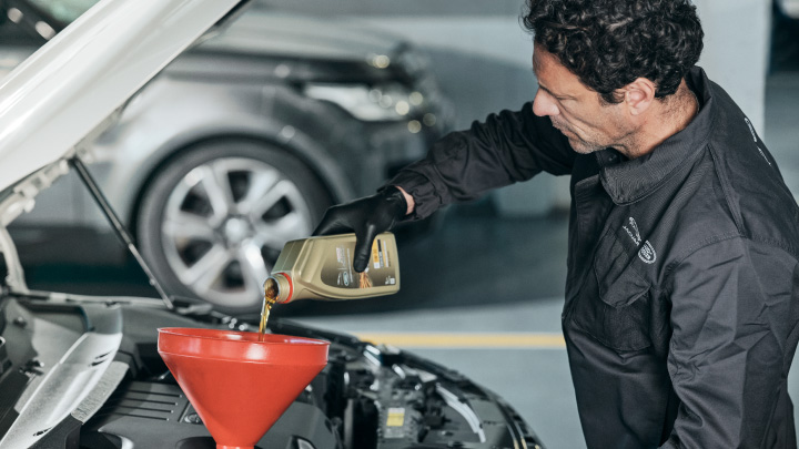 Land Rover Castrol oil change 