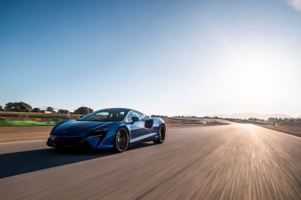 mclaren artura blue