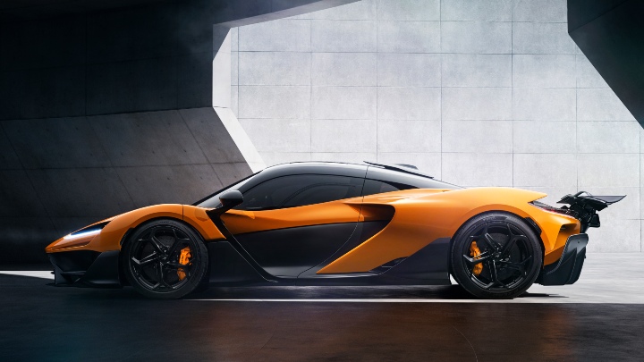 McLaren W1 orange side angle