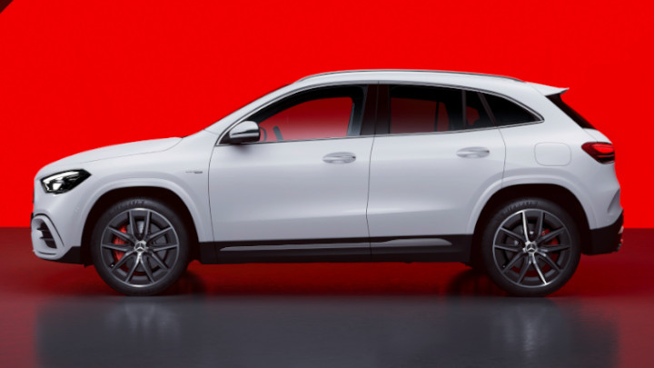 Mercedes-AMG GLA Side