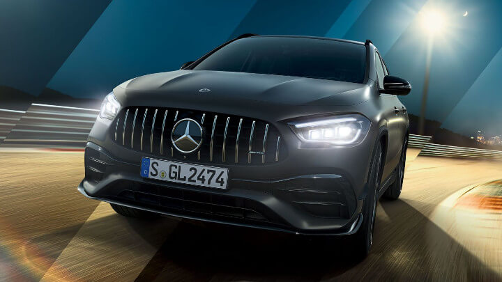 Mercedes-AMG GLA 45 Driving