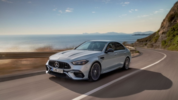 Mercedes-Benz AMG C63 S Front Driving