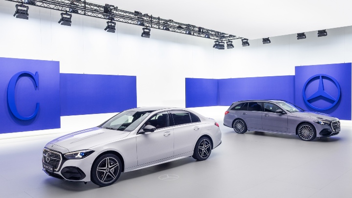 Mercedes-Benz C-Class pair estate and saloon