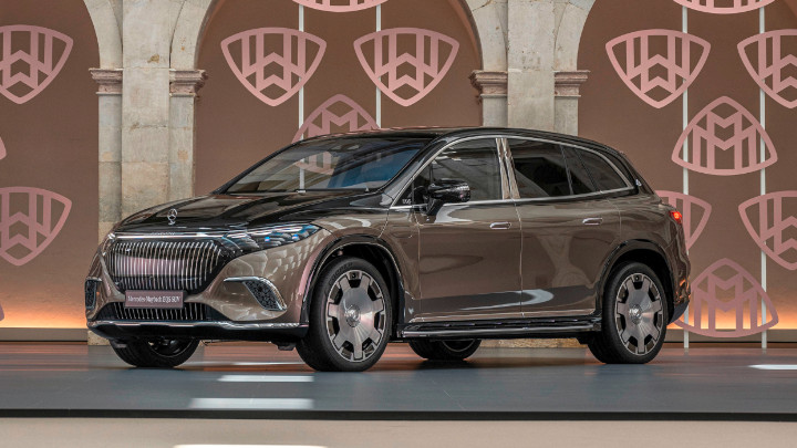 Mercedes-Maybach EQS SUV Front