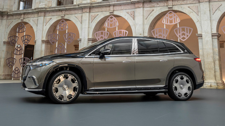 Mercedes-Maybach EQS SUV Side