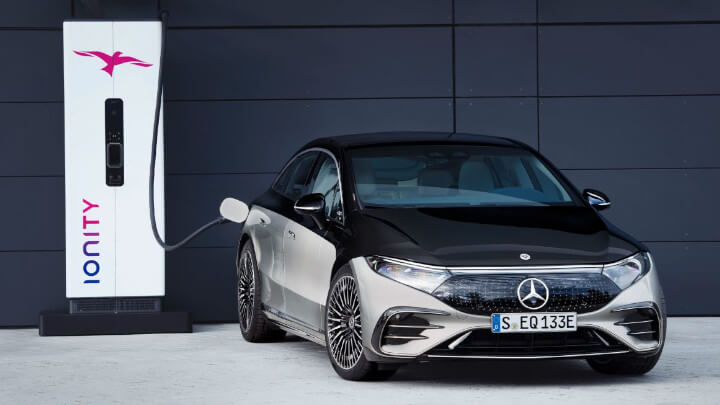 Mercedes-Benz EQS Charging