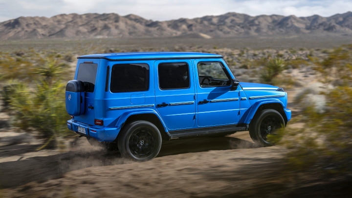 Blue Mercedes-Benz G 580 Off-Road Side