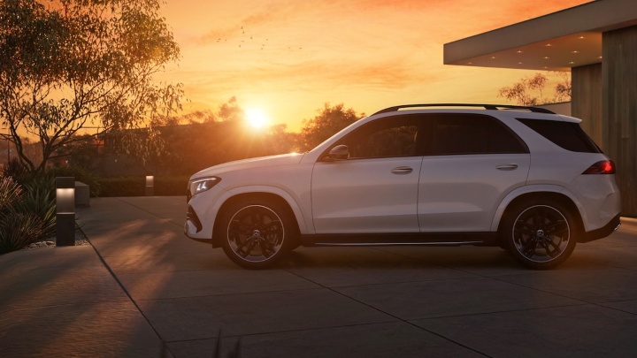 Mercedes-Benz GLE PHEV white side at sunset