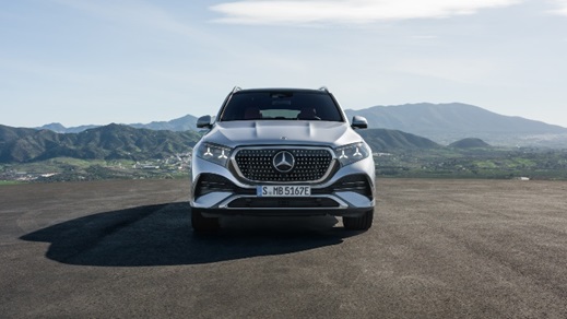 Mercedes-Benz GLE front straight with mountain background