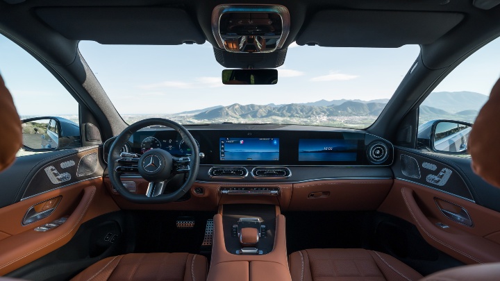 Mercedes-Benz GLE interior brown leather seats black dashboard
