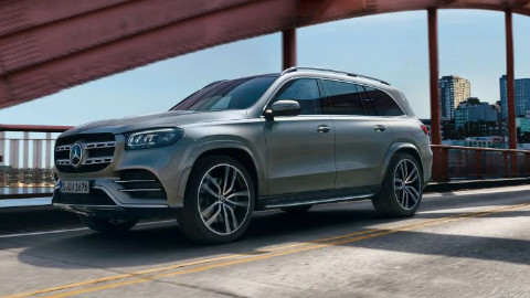 Mercedes-Benz GLS Driving
