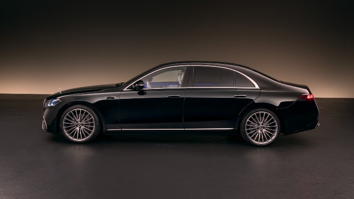 Black Mercedes-Benz S-Class dark background Side profile