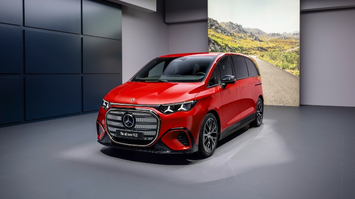 Mercedes-Benz VLE Red in studio front right