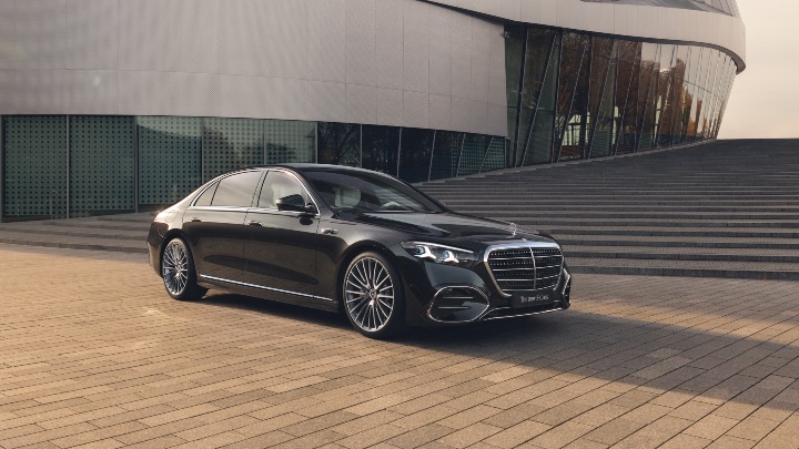Mercedes-Benz S-Class front 