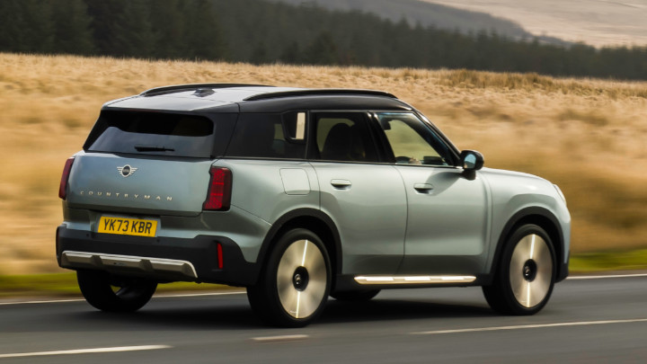 MINI Countryman Remote Road Driving Rear