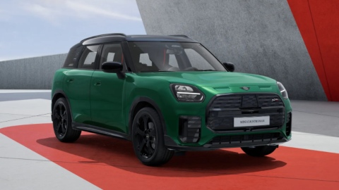 Green MINI Countryman Exterior Front Static