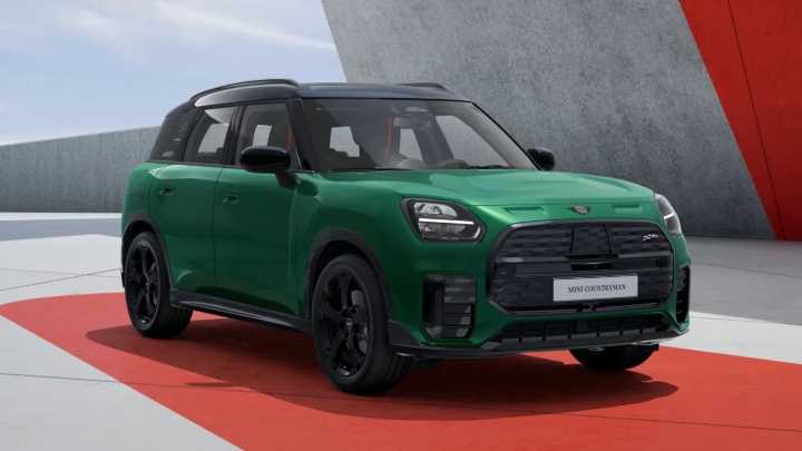 Green MINI Countryman Exterior Front Static