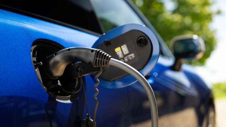 Close Up MINI Charging Socket and Charger