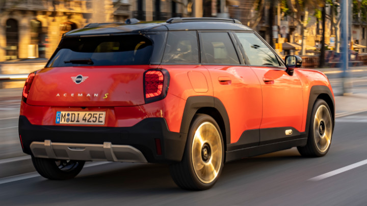 MINI Aceman Driving Rear