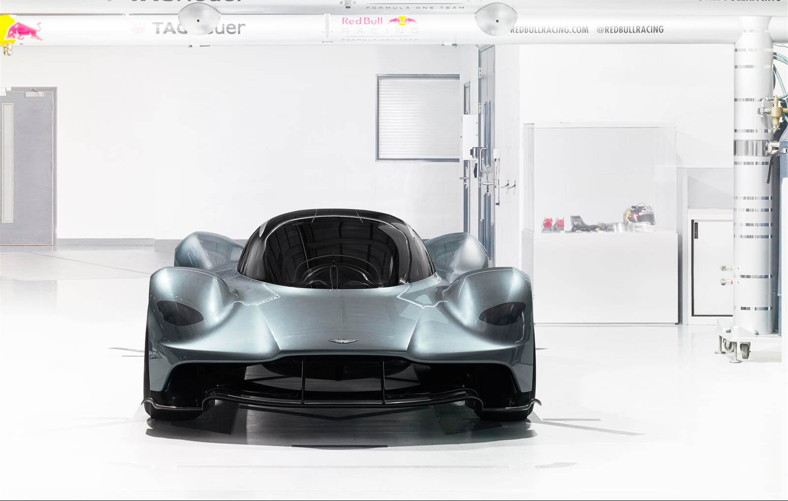 aston martin valkyrie