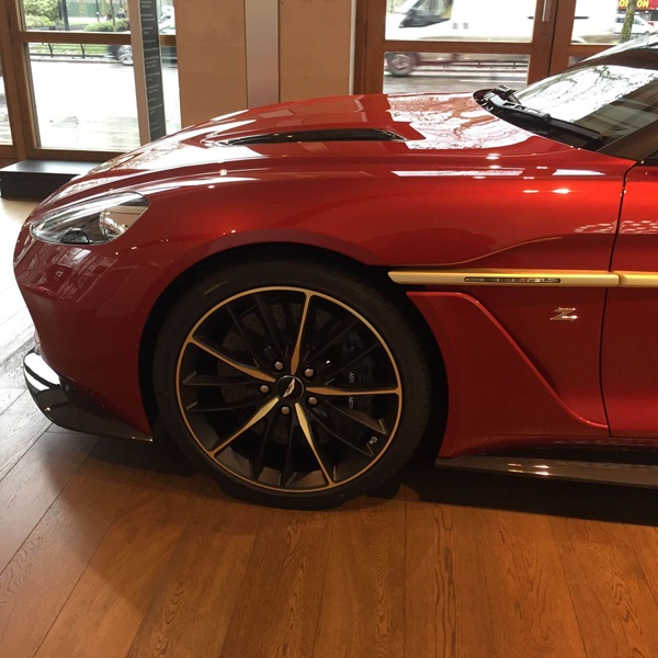 aston martin vanquish zagato