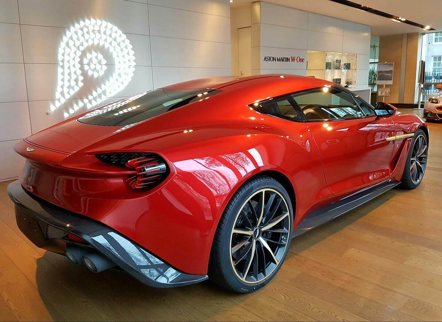 aston martin vanquish zagato
