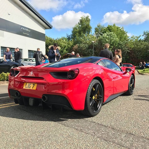 ferrari 488