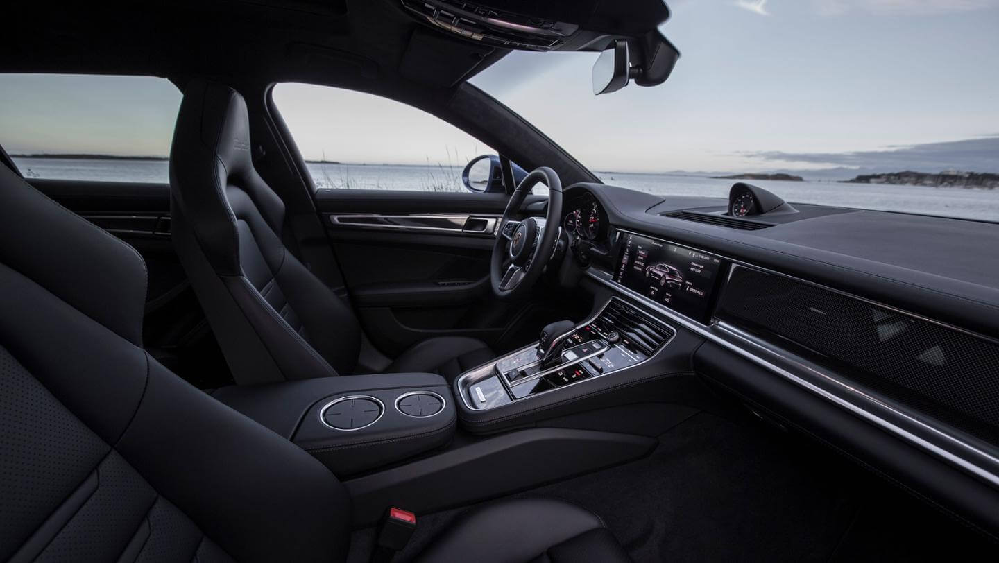 porsche panamera sport turismo interior