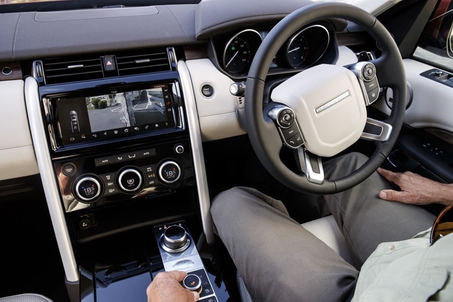 land rover discovery interior