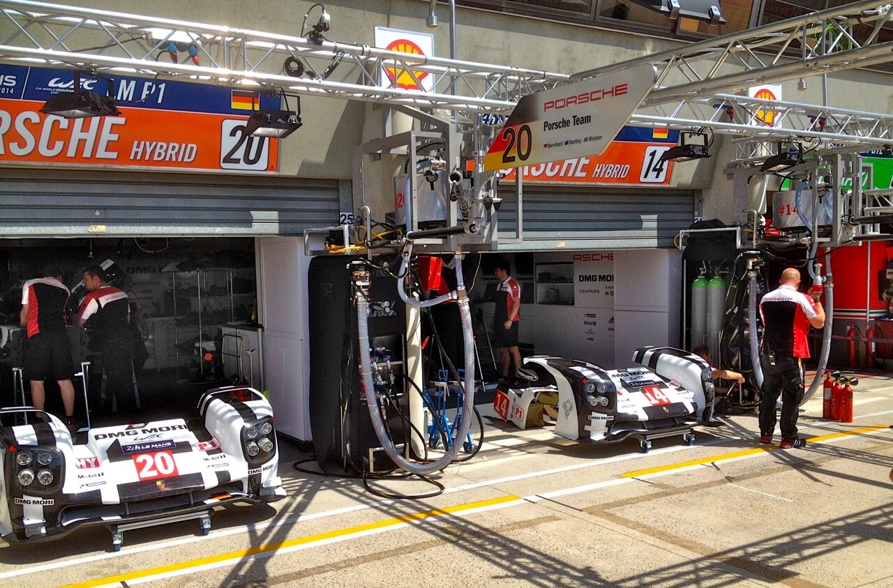 le mans race pits