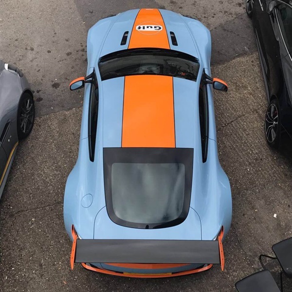 aston martin vantage gulf