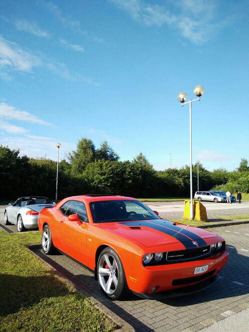 dodge challenger srt 8