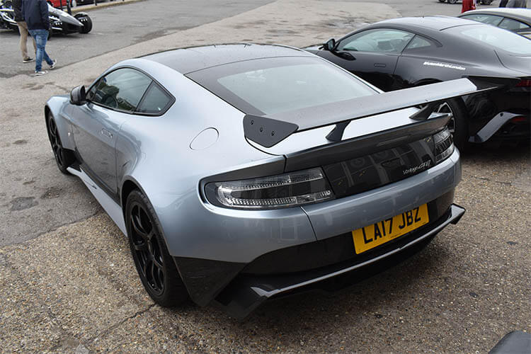 aston martin gt8