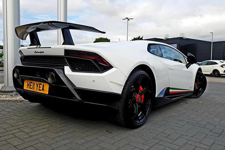 lamborghini huracan performante